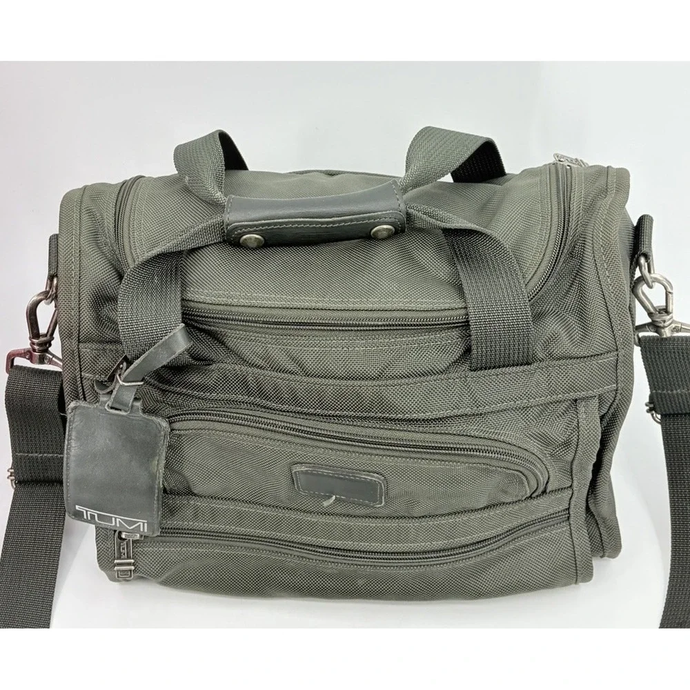 Tumi 261M3 Duffle Bag Travel Nylon Green Made USA Carry On Luggage Tag